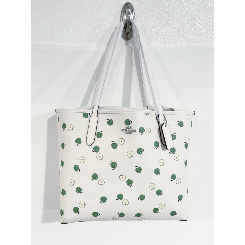 Coach CITY TOTE WITH APPLE PRINT